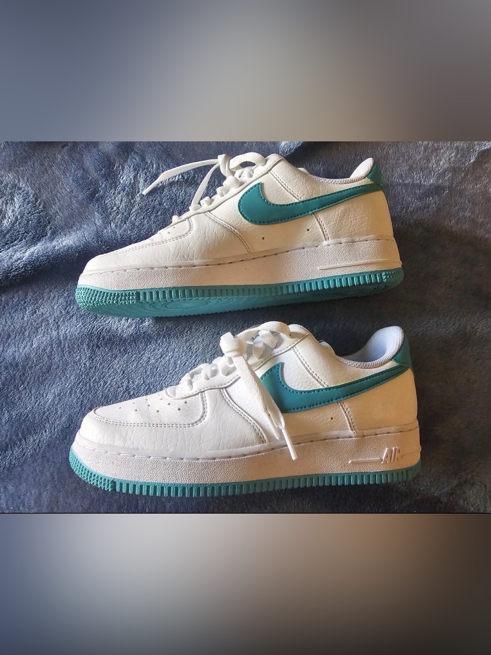 Nike Airforce 1 Woman White and Teal Low-Top Sneakers